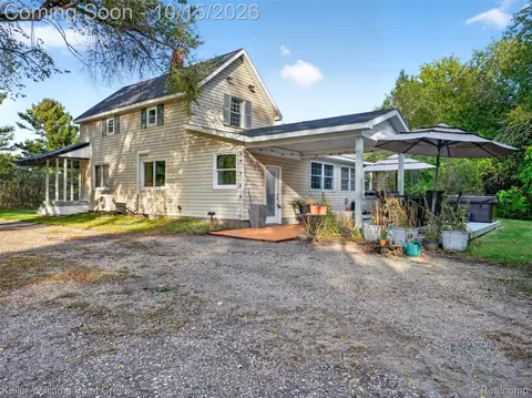 15 W Seidlers Rd, Beaver, MI 48631