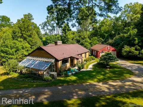 16460 Franklin Rd, Northville, MI 48168