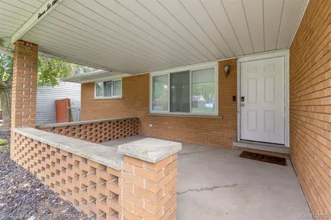 Exterior - 11276 Pardee Rd, Taylor, MI 48180 photo 6 of 6