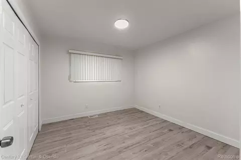 Bedroom - 11276 Pardee Rd, Taylor, MI 48180 photo 1 of 6