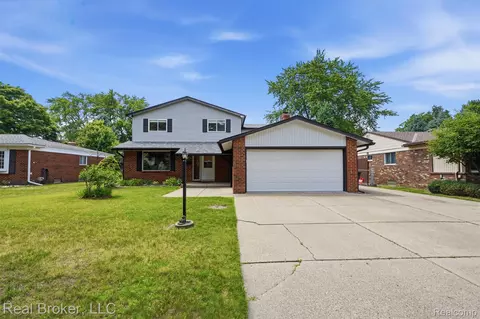 14385 Pere St, Livonia, MI 48154