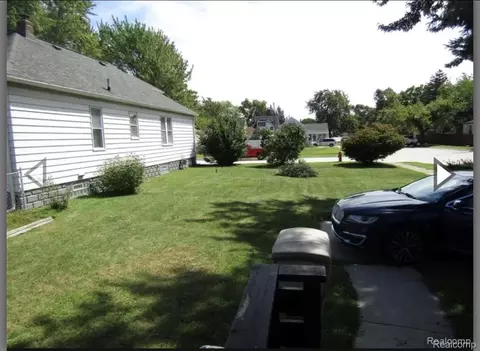 18655 Wood St, Melvindale, MI 48122 photo 10