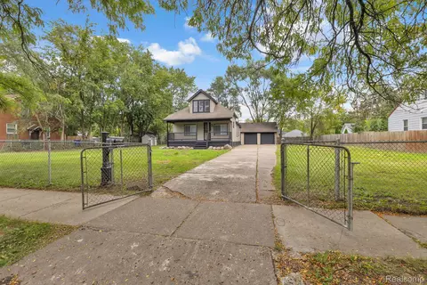 7686 Warwick St, Detroit, MI 48228