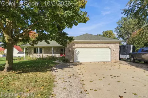 426 Oak Ln, Yale, MI 48097
