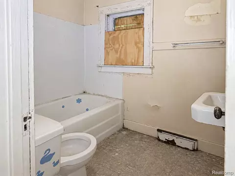 722 Ridgeway Ave, Flint, MI 48505 photo 4