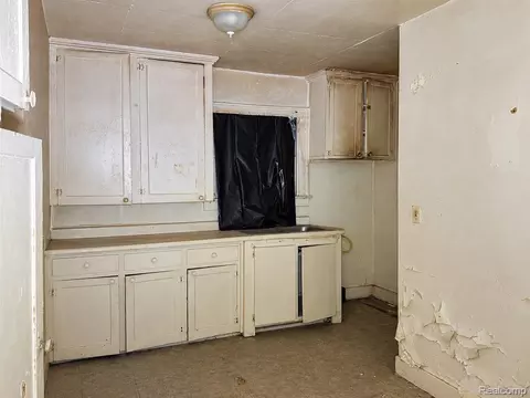 722 Ridgeway Ave, Flint, MI 48505 photo 3