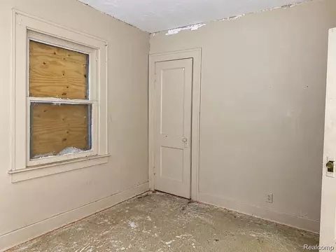 722 Ridgeway Ave, Flint, MI 48505 photo 2