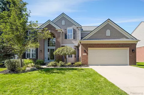 49136 Running Trout Ln, Northville, MI 48168