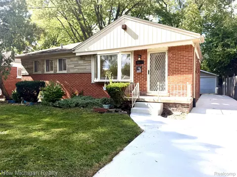 22111 Gardner St, Oak Park, MI 48237