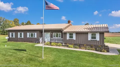 2110 N Blacks Corners Rd, Goodland, MI 48444