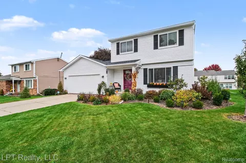 183 Arlington Dr, Rochester Hills, MI 48307