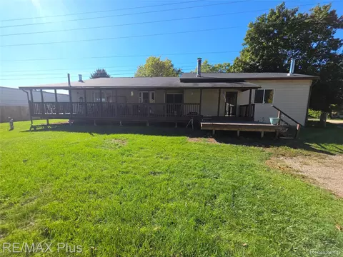 42 Opal Ln, Deerfield, MI 48461