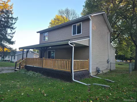 Exterior - 11 Clark St, Yale, MI 48097 photo 2 of 5