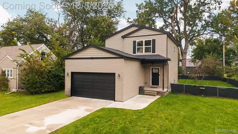31738 Pierce St, Garden City, MI 48135
