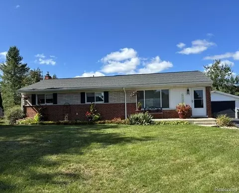1442 Foreland Dr, Oxford, MI 48371