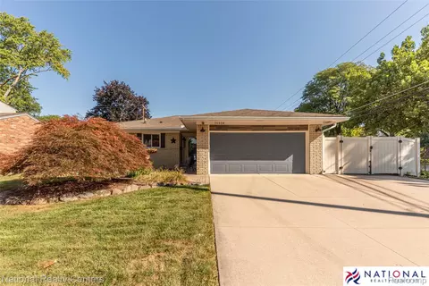 36408 Sherwood St, Livonia, MI 48154