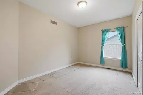 Bedroom - 23875 Thorn Dr, Flat Rock, MI 48134 photo 7 of 7