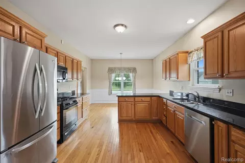 Kitchen - 23875 Thorn Dr, Flat Rock, MI 48134 photo 1 of 5
