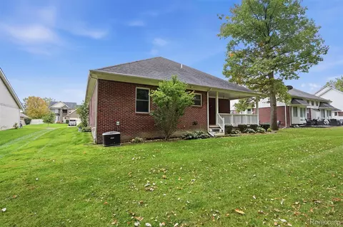 Exterior - 23875 Thorn Dr, Flat Rock, MI 48134 photo 9 of 11