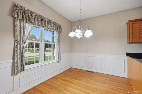 Dining - 23875 Thorn Dr, Flat Rock, MI 48134 photo 3 of 4