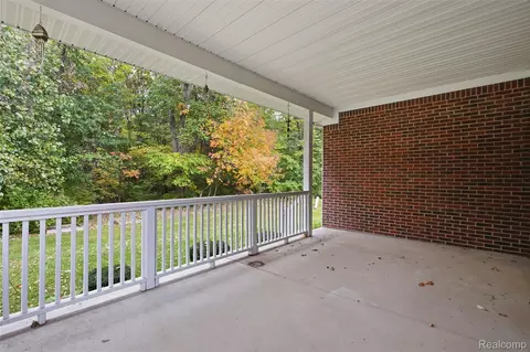 Exterior - 23875 Thorn Dr, Flat Rock, MI 48134 photo 4 of 11