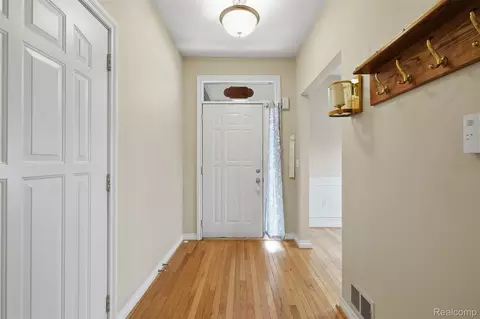 Entry Way - 23875 Thorn Dr, Flat Rock, MI 48134 photo 1 of 1