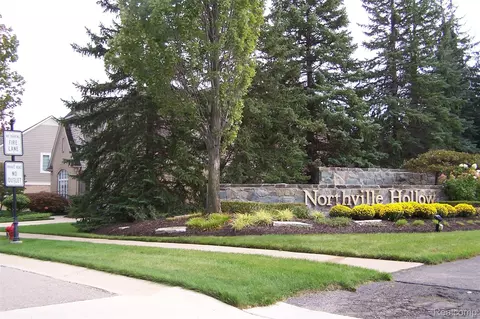 15899 Winding Creek Ct, Northville, MI 48168