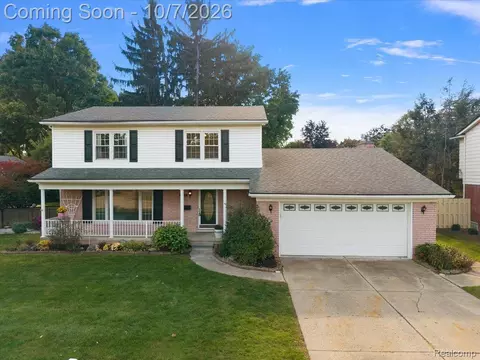 15557 Alpine Dr, Livonia, MI 48154