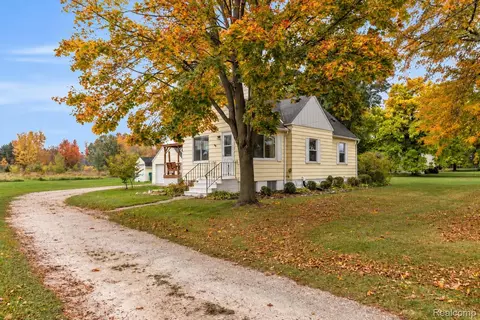 7469 Grand Blanc Rd, Swartz Creek, MI 48473