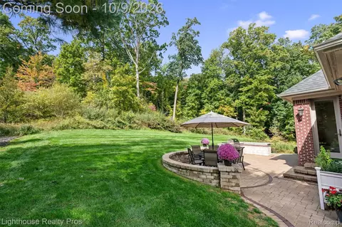 Exterior - 5648 Ciderberry Dr, Genoa, MI 48116 photo 4 of 6