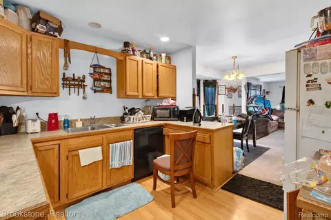 Kitchen - 650 Lynn St, Baldwin, MI 49304 photo 3 of 4
