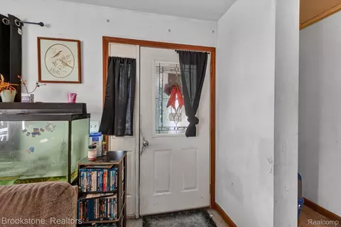 Entry Way - 650 Lynn St, Baldwin, MI 49304 photo 2 of 3