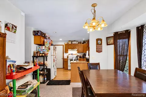 Dining - 650 Lynn St, Baldwin, MI 49304 photo 2 of 2