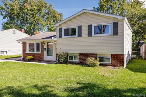 12035 Burtley Dr, Sterling Heights, MI 48313