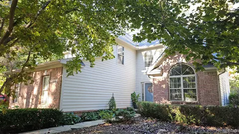 1130 Eastwood Shore Dr, Oceola, MI 48843
