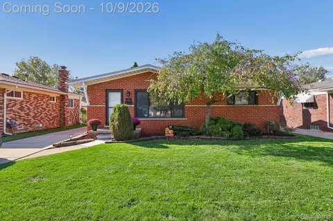 8167 August Ave, Westland, MI 48185