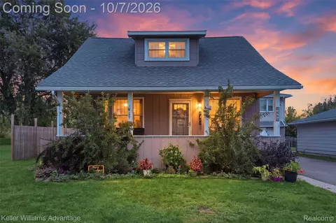6658 S Huron River Dr, South Rockwood, MI 48179
