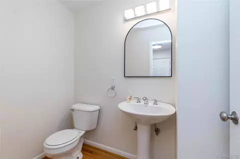 Bath - 2723 Grayson St, Ferndale, MI 48220 photo 1 of 3