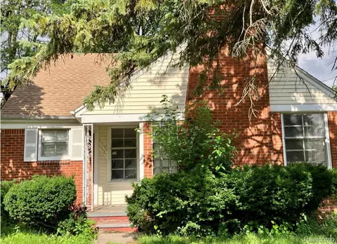 18429 Harlow St, Detroit, MI 48235