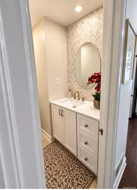 Bath - 403 Godfroy Ave, Monroe, MI 48162 photo 1 of 3