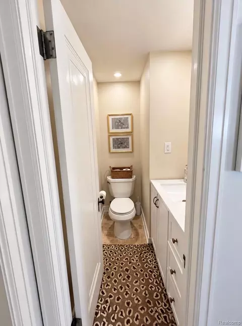 Bath - 403 Godfroy Ave, Monroe, MI 48162 photo 2 of 3