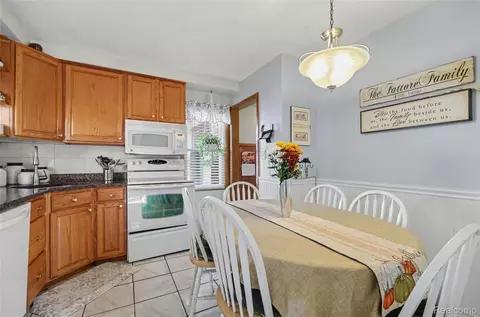 Kitchen - 21750 Schroeder Ave, Eastpointe, MI 48021 photo 2 of 3