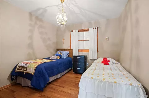 Bedroom - 21750 Schroeder Ave, Eastpointe, MI 48021 photo 2 of 3