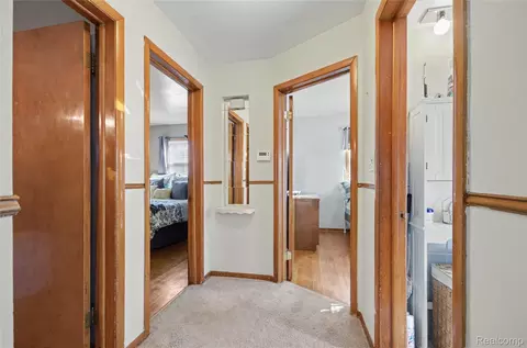 Entry Way - 21750 Schroeder Ave, Eastpointe, MI 48021 photo 1 of 1
