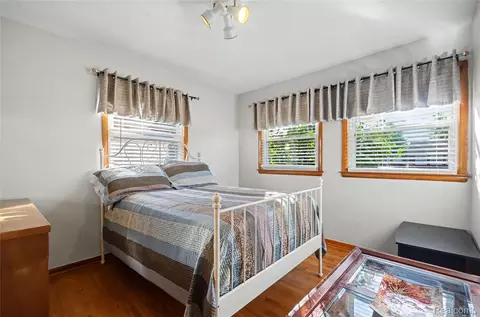 Bedroom - 21750 Schroeder Ave, Eastpointe, MI 48021 photo 1 of 3