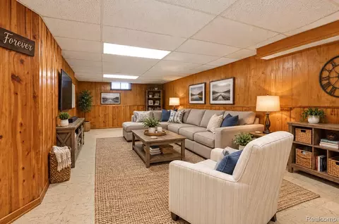 Other - 21750 Schroeder Ave, Eastpointe, MI 48021 photo 3 of 8