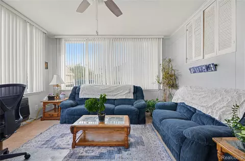 Living - 21750 Schroeder Ave, Eastpointe, MI 48021 photo 4 of 4