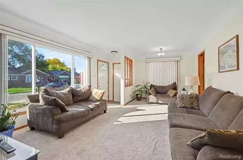 Living - 21750 Schroeder Ave, Eastpointe, MI 48021 photo 1 of 4