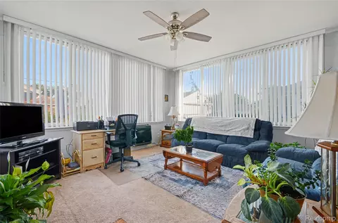 Living - 21750 Schroeder Ave, Eastpointe, MI 48021 photo 3 of 4