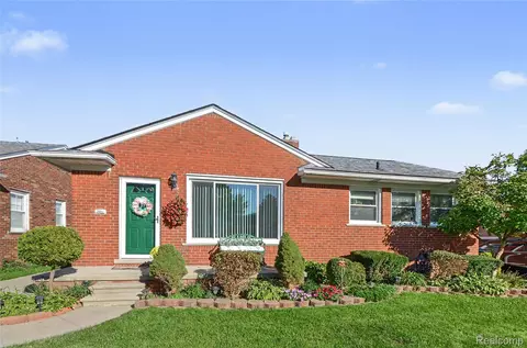 Exterior - 21750 Schroeder Ave, Eastpointe, MI 48021 photo 1 of 5